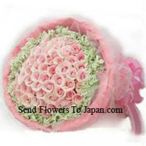 Strauß aus 51 rosa Rosen mit Füllern und schöner Verpackung