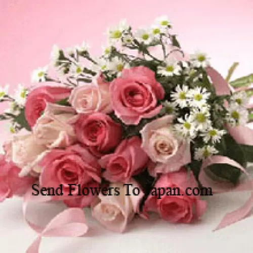 Букет из 11 розовых роз с фиолетовым статицей